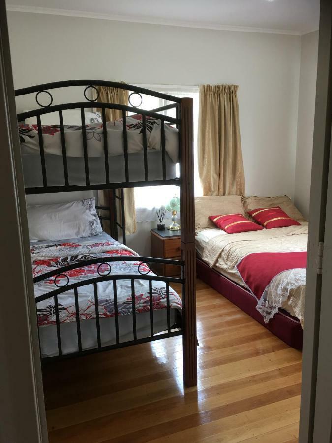 At Homestay Auckland Exterior foto